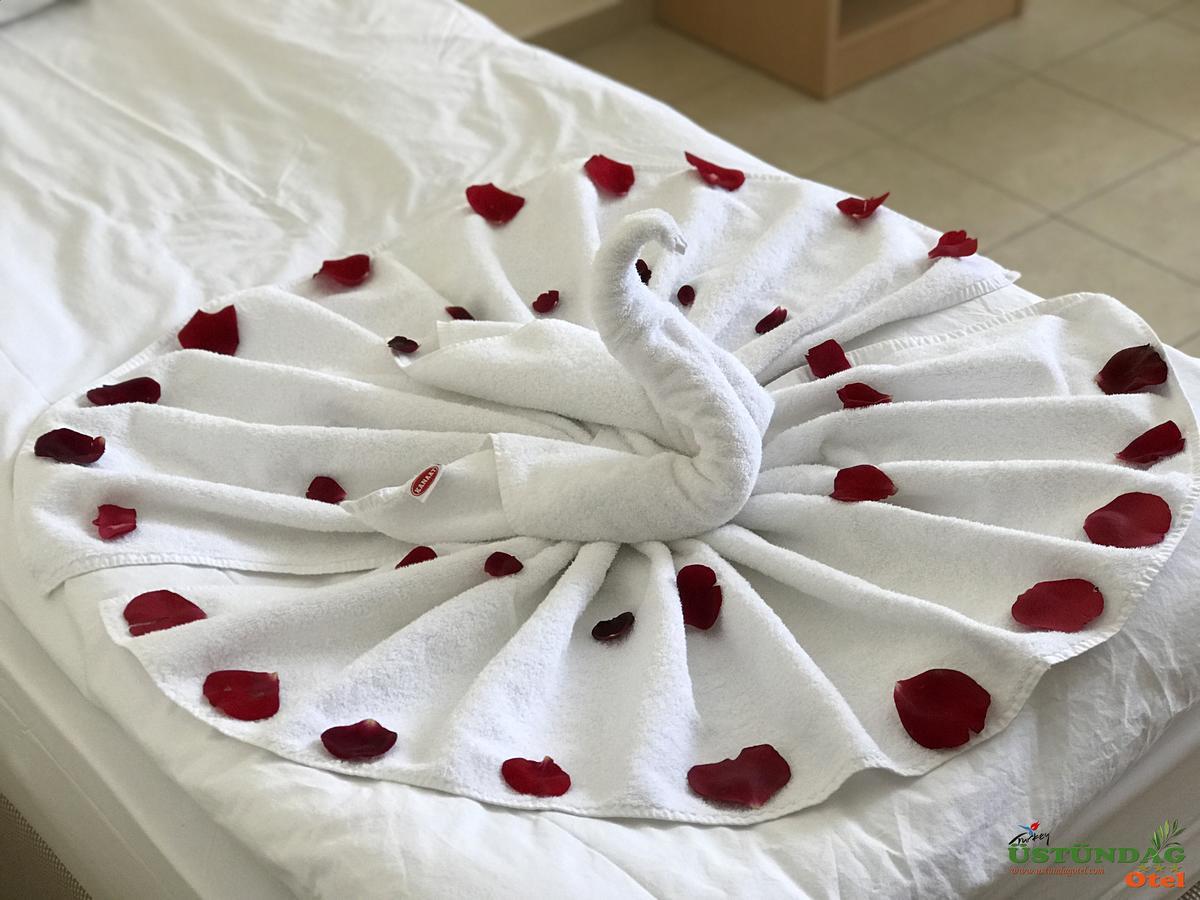 Ustundag Otel Keciborlu Екстериор снимка